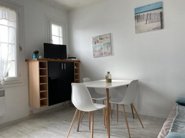 Appartement Proche Plage Et Commerces Royan Kültér fotó