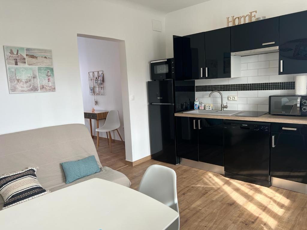 Appartement Proche Plage Et Commerces Royan Kültér fotó